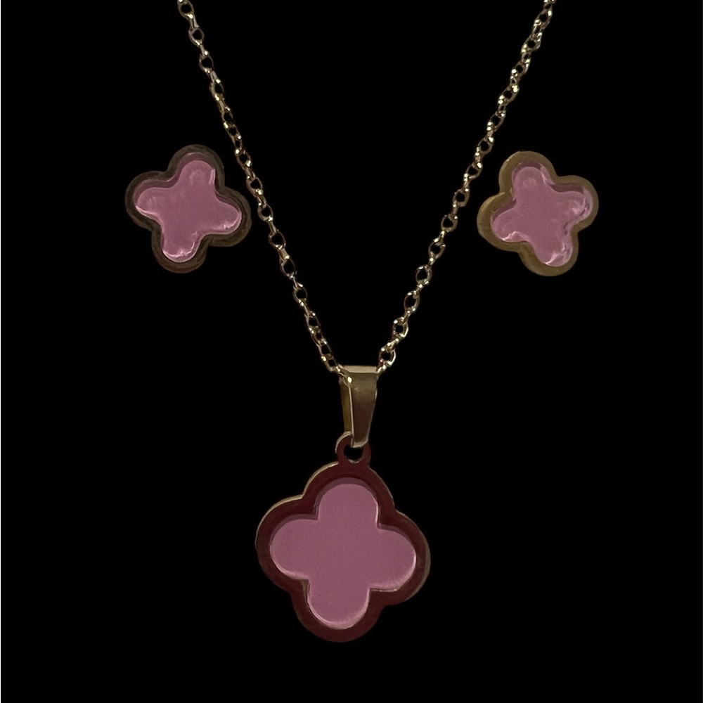 Necklace set
